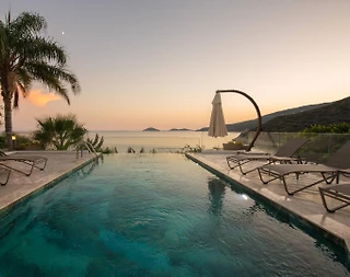 Kaş Kalkan'da Görkemli Deniz Manzaralı, Özel Plajlı, Şık Villa - 1