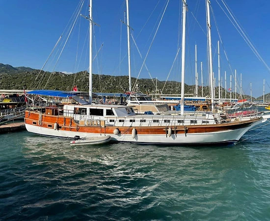 Kaş'ta Huzurlu Sularda, Geniş Ailelere Uygun, 12 Kişilik Gulet - 1