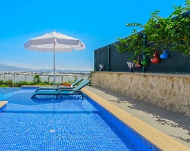 Kalkan Kınık'ta Doğa İçerisinde, Yetişkin ve Çocuk Havuzlu, Kiralık Villa - 2
