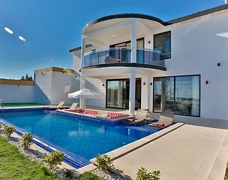 Kalkan Kınık'ta Ferah Bahçeli, Özel Havuzlu, Jakuzili, Kiralık Villa - 1