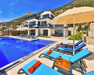 Kaş Kalkan'da Geniş Ailelere Uygun, Sonsuzluk Havuzlu, Kiralık Villa - 1