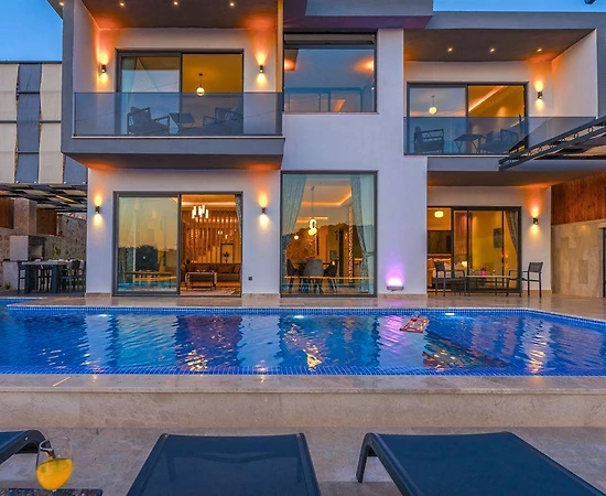 Kaş Bezirgan'da Huzurlu Doğada, Özel Havuzlu, Lüks Villa - 1