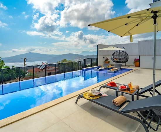 Kaş Bezirgan'da Enfes Deniz Manzaralı, Özel Havuzlu, Jakuzili Villa - 1