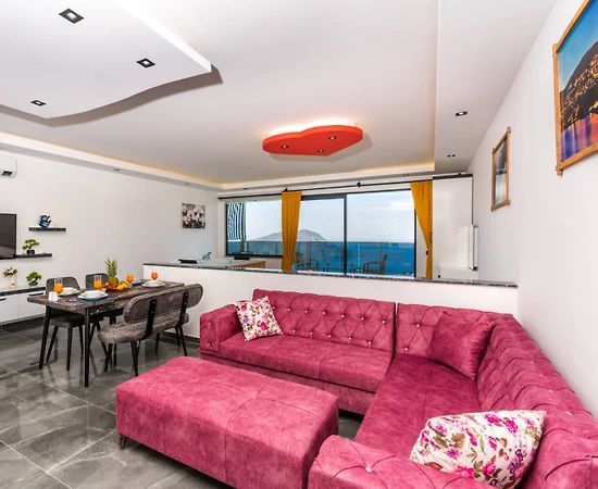 Kalkan Kördere'de Balayı Çiftlerine Uygun, Modern Tasarımlı, Kiralık Suit - 1