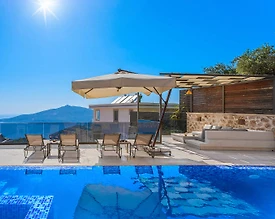 Kalkan Kördere'de Deniz Manzaralı, Açık ve Kapalı Havuzlu Modern Villa - 3