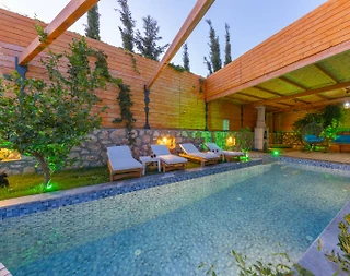 Kaş Bezirgan'da Deniz Manzaralı, Özel Havuzlu, Ahşap Villa - 3