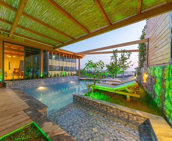 Kaş Bezirgan'da Deniz Manzaralı, Özel Havuzlu, Ahşap Villa - 1