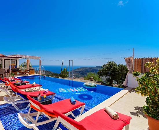 Kaş Bezirgan'da Deniz Manzaralı, Özel Havuzlu, Konforlu Villa - 1