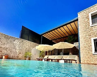 Kaş Bezirgan'da Enfes Deniz Manzaralı, Özel Havuzlu, Konforlu Villa - 2