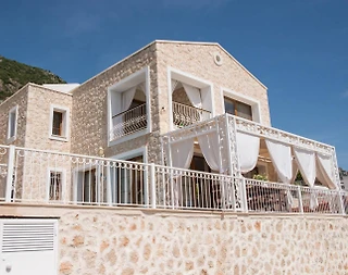 Kaş Bezirgan'da Enfes Deniz Manzaralı, Özel Havuzlu, Konforlu Villa - 4