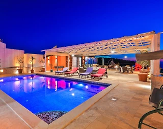 Kalkan Kördere'de Deniz Manzaralı, Özel Havuzlu, Saunalı Villa - 4