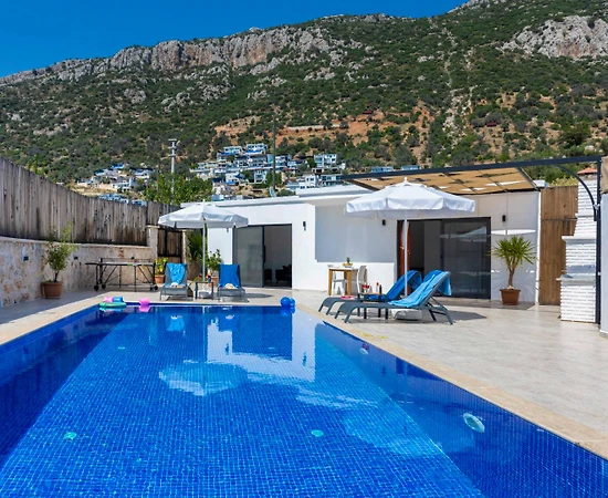 Kaş Bezirgan'da Doğa İle İç İçe, Özel Havuzlu, Konforlu Villa - 1