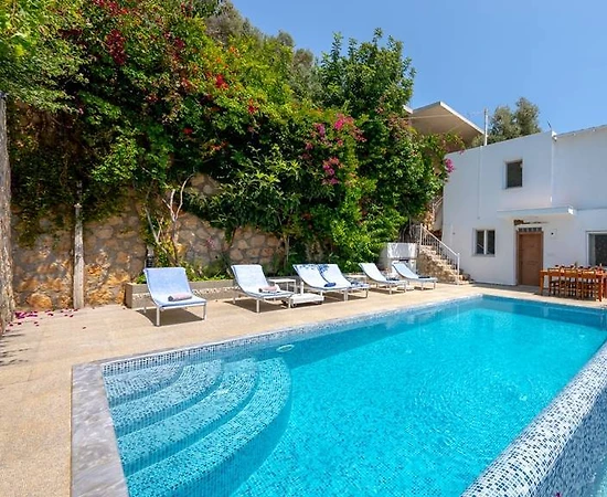 Kaş Bezirgan'da Doğa ve Deniz Manzaralı, Özel Havuzlu, Kiralık Villa - 1