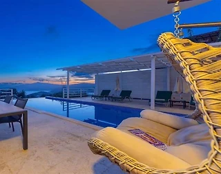 Kalkan Kördere'de Doğa ve Deniz Manzaralı, Özel Havuzlu, Şık Villa - 3