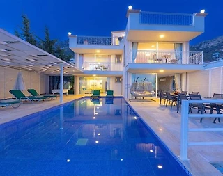 Kalkan Kördere'de Doğa ve Deniz Manzaralı, Özel Havuzlu, Şık Villa - 1