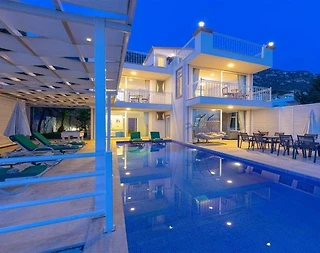 Kalkan Kördere'de Doğa ve Deniz Manzaralı, Özel Havuzlu, Şık Villa - 2