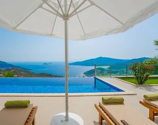 Kalkan Kördere'de Enfes Deniz Manzaralı, Sonsuzluk Havuzlu, Şık Villa - 2