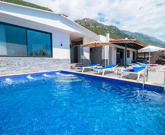 Kalkan Kördere'de Geniş Ailelere Uygun, Özel Havuzlu, Olanaklı Villa - 1