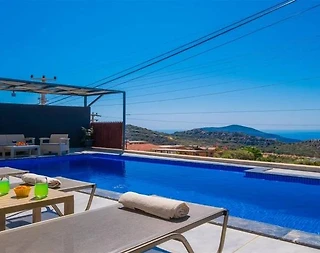 Kalkan Kördere'de Geniş Bahçeli, Açık ve Kapalı Havuzlu, Kiralık Villa - 4