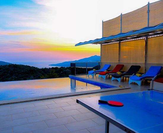 Kaş Bezirgan'da İhtişamlı Deniz Manzaralı, Özel Havuzlu, Lüks Villa - 1