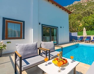 Kaş Bezirgan'da Merkeze Yakın Konumda, Özel Havuzlu, Şık Villa - 4