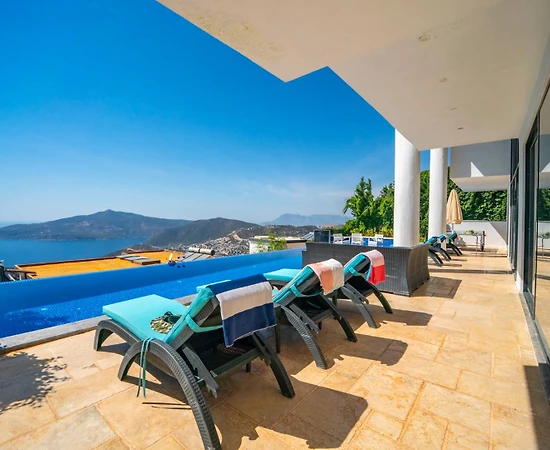 Kaş Bezirgan'da Muhteşem Manzaralı, Sonsuzluk Havuzlu, Saunalı Villa - 1