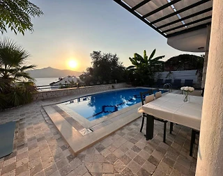 Kaş Kalkan'da Muhteşem Deniz Manzaralı, Özel Havuzlu, Şık Villa - 2