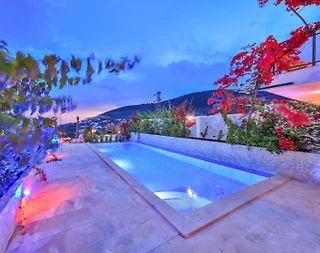 Kaş Kalkan'da Enfes Deniz Manzaralı, Özel Havuzlu, Şık Villa - 3