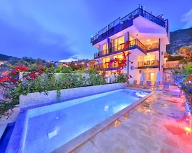 Kaş Kalkan'da Enfes Deniz Manzaralı, Özel Havuzlu, Kiralık Villa - 2