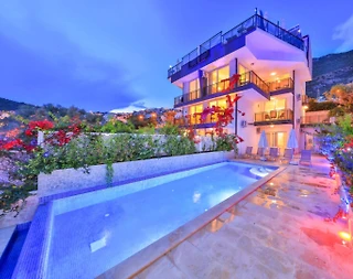 Kaş Kalkan'da Enfes Deniz Manzaralı, Özel Havuzlu, Şık Villa - 2