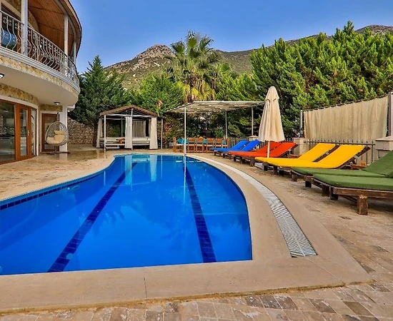 Kaş Kalkan'da Merkezi Konumda, Ortak Havuzlu, Ferah Suit Daire - 1