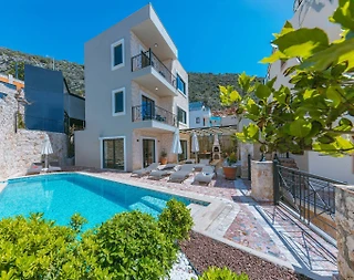 Kaş Kalkan'da Geniş Ailelere Uygun, Özel Havuzlu, Merkezi Villa - 1