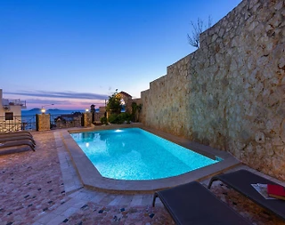 Kaş Kalkan'da Geniş Ailelere Uygun, Özel Havuzlu, Merkezi Villa - 5