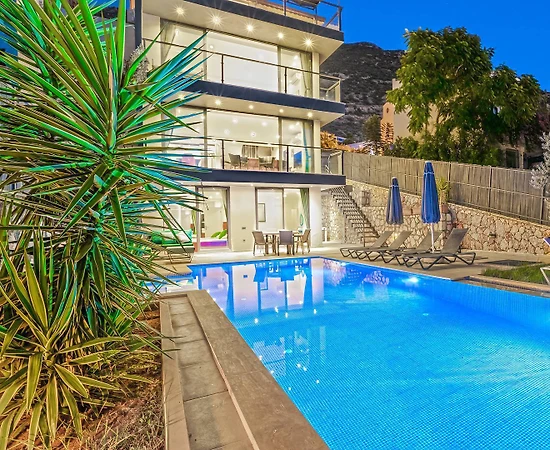 Kaş Kalkan'da Erişilebilir Konumda, Özel Havuzlu, Ferah Villa - 1