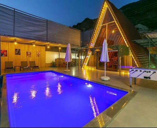 Kaş Bezirgan'da Sakin Konumda, Özel Havuzlu, Kiralık Bungalov - 1