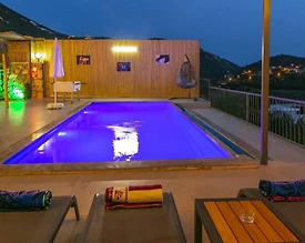 Kaş Bezirgan'da Sakin Konumda, Özel Havuzlu, Kiralık Bungalov - 3