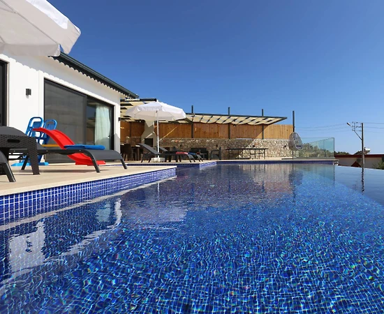 Kalkan Bezirgan'da Deniz Manzaralı, Özel Havuzlu, Balayı Villası - 1