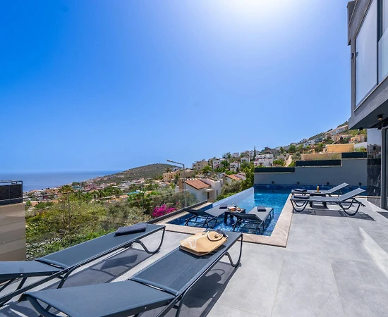 Kaş Kalkan'da Kalabalık Ailelere Uygun, Özel Havuzlu, Kiralık Villa - 1