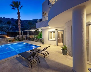 Kaş Kalkan'da Yemyeşil Doğada, Özel Havuzlu, Bahçeli Kiralık Villa - 4