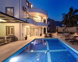 Kaş Kalkan'da Yemyeşil Doğada, Özel Havuzlu, Bahçeli Kiralık Villa - 3