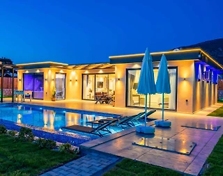 Kaş Palamut'ta Yemyeşil Geniş Bahçeli, Özel Havuzlu, Kiralık villa - 1