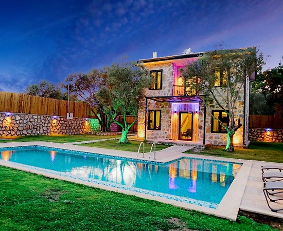 Kalkan Patara'da Geniş Alan İçerisinde, Özel Havuzlu, Lüks Taş Ev - 1