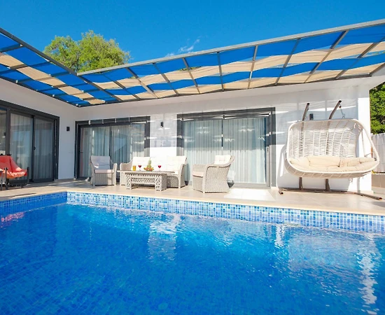 Kaş Sarıbelen'de Çekirdek Ailelere Uygun, Özel Havuzlu, 2+1 Villa - 1