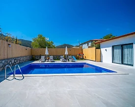 Kaş Sarıbelen'de Sessiz Doğada, Özel Havuzlu, Konforlu Villa - 3