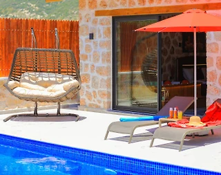 Kaş Sarıbelen'de Yeşilliklerle Dolu Bahçede, Özel Havuzlu, Kiralık Villa - 4