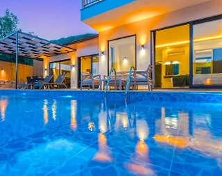 Kaş Sarıbelen'de Çekirdek Ailelere Uygun, Özel Havuzlu, Kiralık Villa - 2