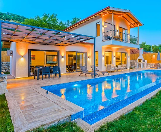 Kaş Sarıbelen'de Çekirdek Ailelere Uygun, Özel Havuzlu, Kiralık Villa - 1