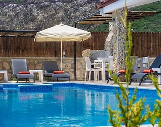 Kaş Sarıbelen'de Doğa Manzaralı, Özel Havuzlu, Lüks Villa - 3