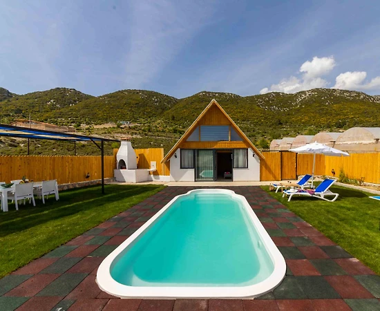 Kalkan Sarıbelen'de Doğa İçerisinde, Özel Havuzlu, Jakuzili Bungalov - 1