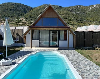 Kalkan Sarıbelen'de Doğa İçerisinde, Özel Havuzlu, Jakuzili Bungalov - 1